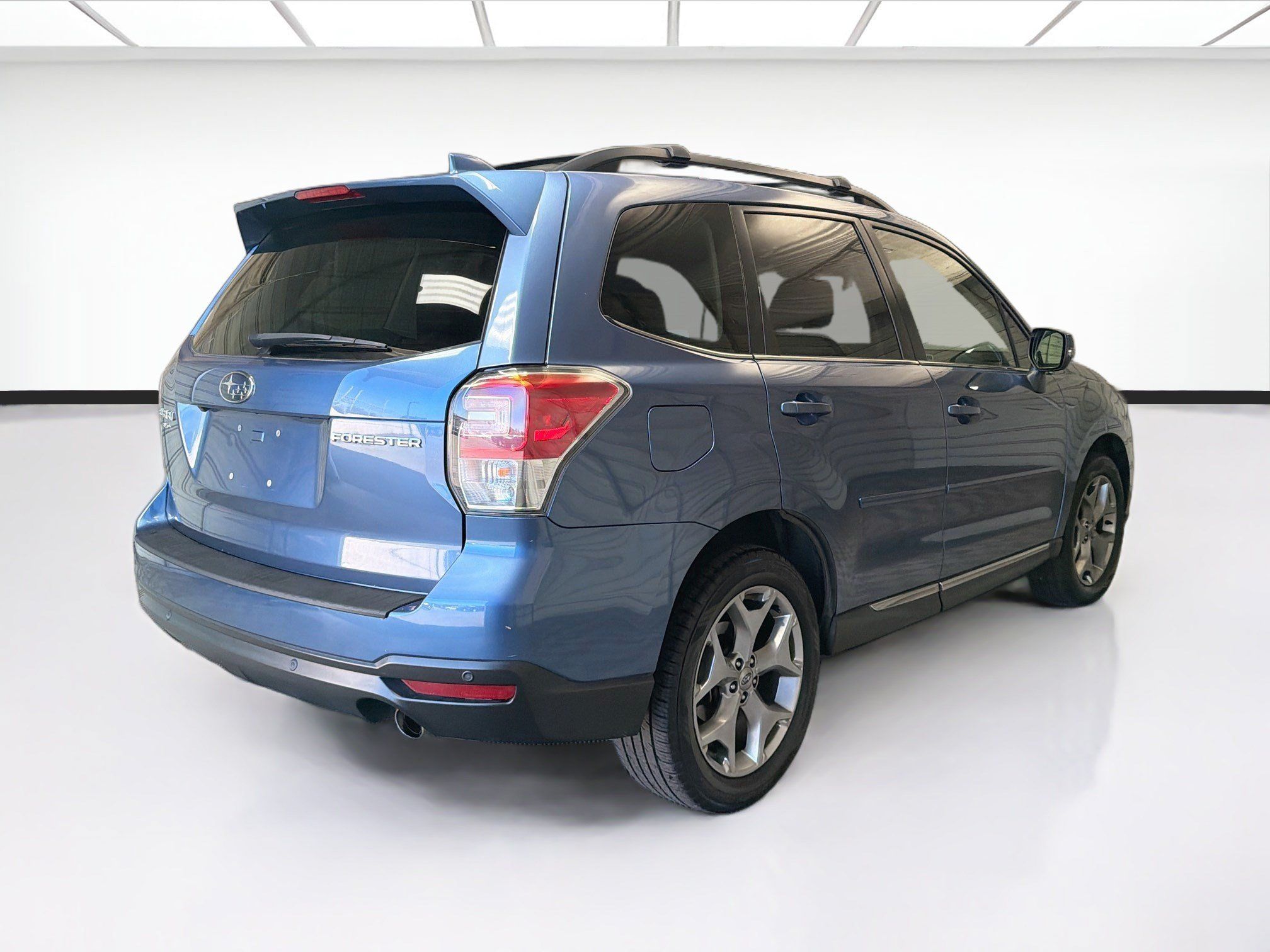 Used 2018 Subaru Forester 2.5i Touring AWD/4WD image 4