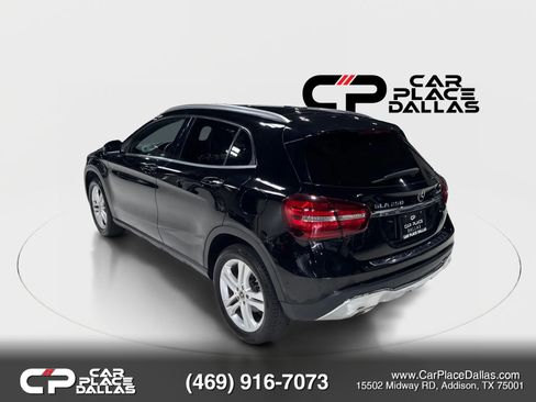 Used 2020 Mercedes-Benz GLA 250 4MATIC w/ Premium Package image 11