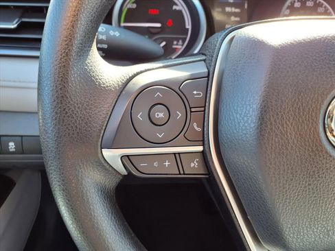 Certified 2021 Toyota Camry LE image 20