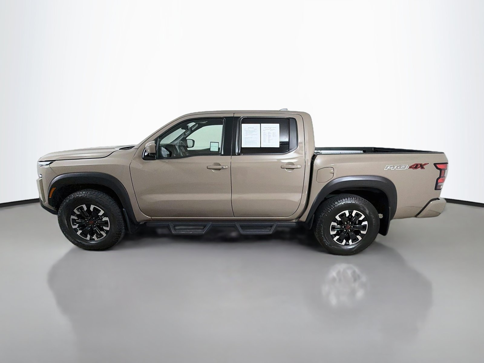Used 2024 Nissan Frontier PRO-4X w/ Pro Convenience Package AWD/4WD image 2