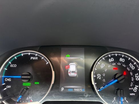 Used 2022 Toyota RAV4 SE w/ Convenience Package AWD/4WD image 13