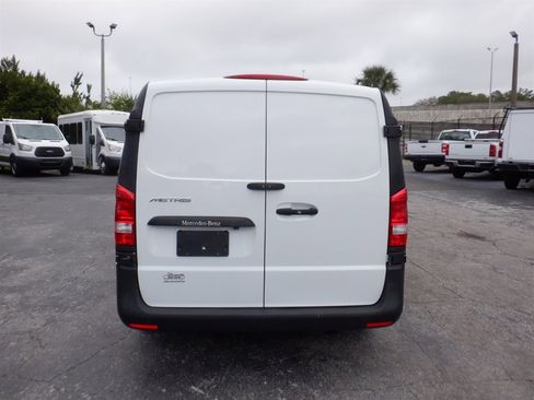 Used 2019 Mercedes-Benz Metris image 4