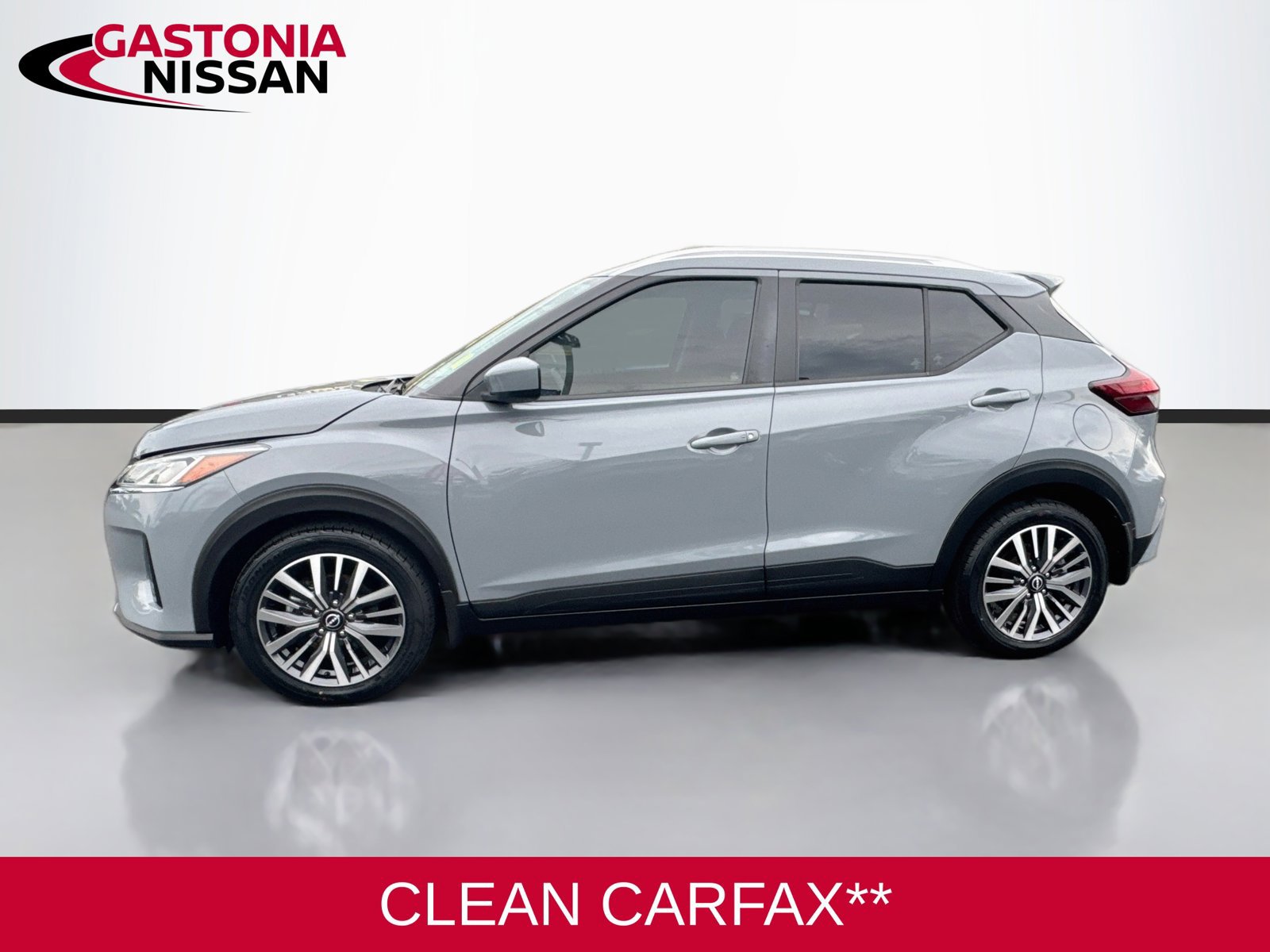 Used 2022 Nissan Kicks SV w/ Interior Electronics Package FWD image 5