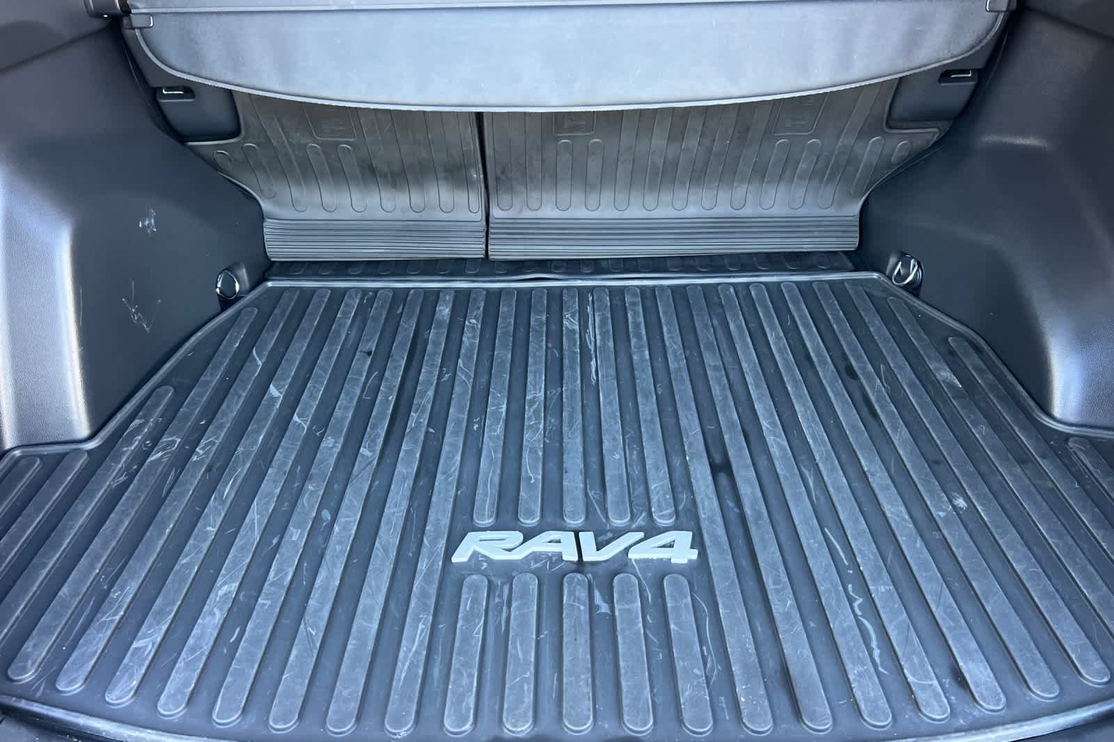 Certified 2025 Toyota RAV4 LE AWD/4WD image 16