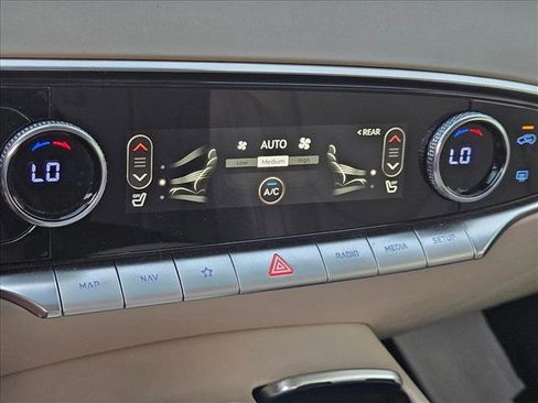 Used 2022 Genesis GV70 2.5T AWD/4WD image 15