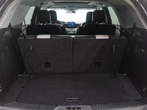 Used 2021 Ford Explorer XLT w/ Equipment Group 202A image 10