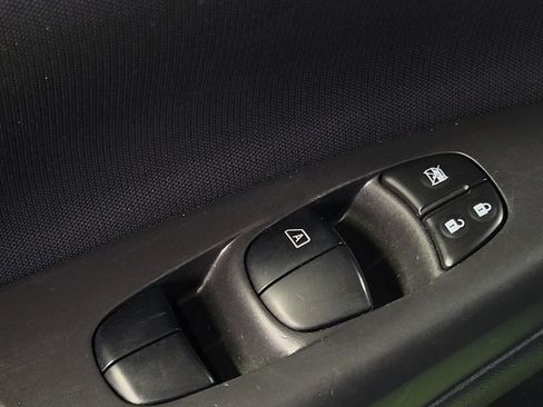 Used 2018 Nissan Sentra SV image 27