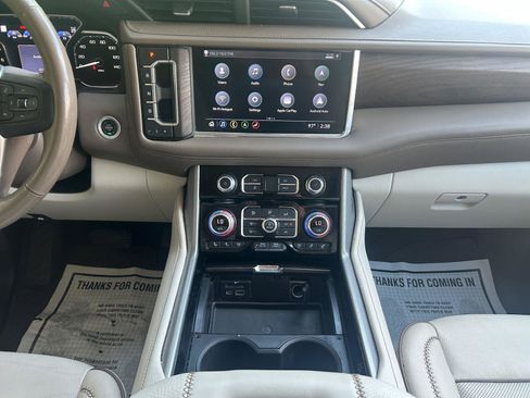Used 2021 GMC Yukon XL Denali w/ Denali Ultimate Package AWD/4WD image 11