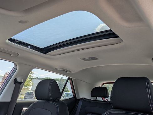 New 2025 Hyundai Venue SEL image 12