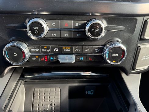 New 2026 Ford F350 Lariat w/ Black Appearance Package image 21