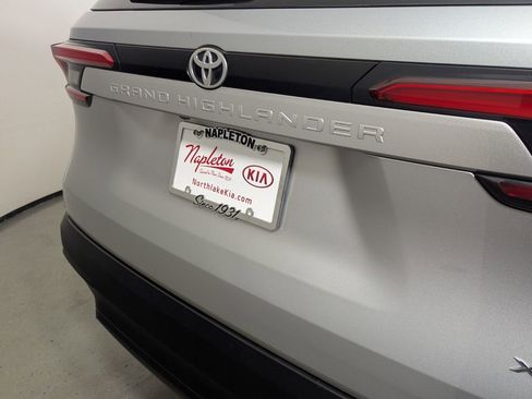 Used 2024 Toyota Grand Highlander XLE image 8