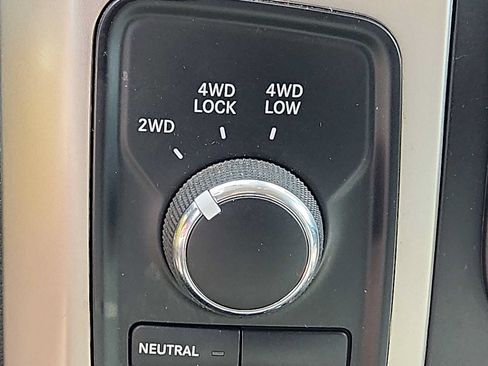 Used 2014 RAM 2500 SLT AWD/4WD image 21