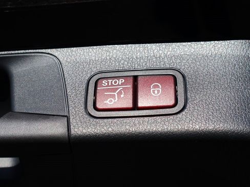 New 2026 Mercedes-Benz GLB 250 4MATIC image 19