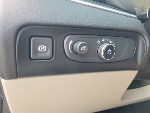 Used 2021 Buick Enclave Essence w/ Sound and Sites Package image 22