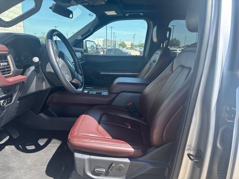Used 2024 Ford Expedition Limited RWD image 7