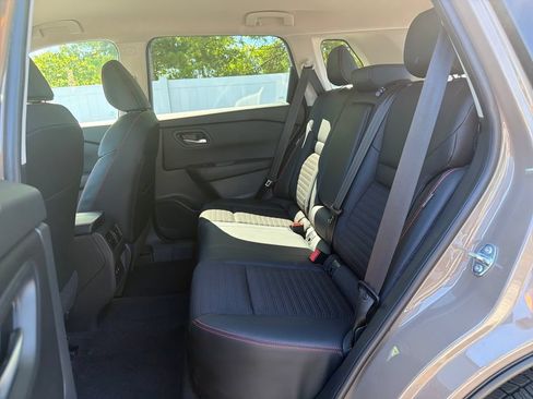 Used 2025 Nissan Rogue SV AWD/4WD image 29