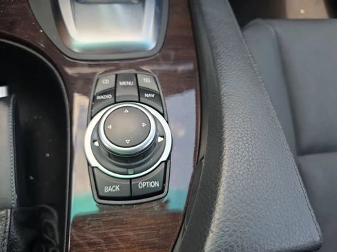 Used 2010 BMW 528i xDrive Sedan AWD/4WD image 31