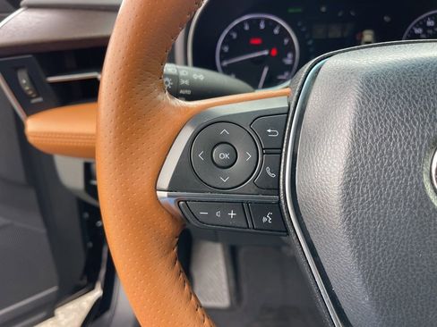 Used 2019 Toyota Avalon Limited image 17