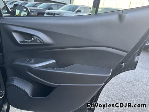 Used 2025 Chevrolet Trax ACTIV image 21