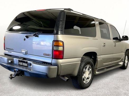 Used 2003 GMC Yukon XL Denali image 2