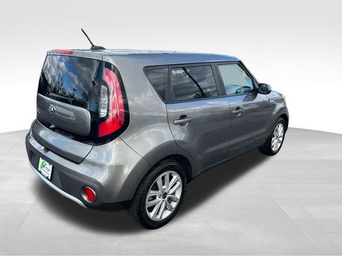 Used 2018 Kia Soul + image 8