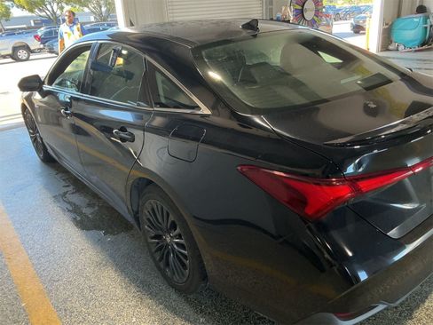 Used 2020 Toyota Avalon XSE FWD image 9