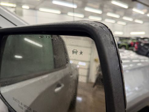 Used 2025 GMC Sierra 1500 Elevation image 24