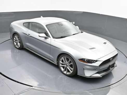 Used 2022 Ford Mustang Premium w/ Equipment Group 201A image 32