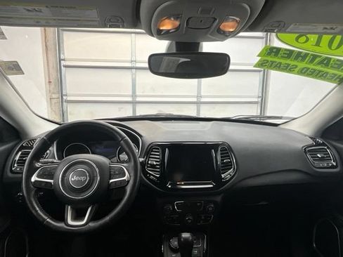 Used 2018 Jeep Compass Limited AWD/4WD image 4