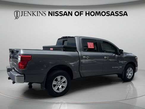 Used 2019 Nissan Titan SV AWD/4WD image 2