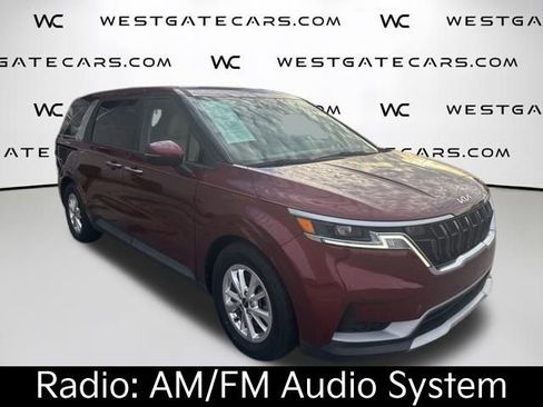 Certified 2022 Kia Carnival LX image 4