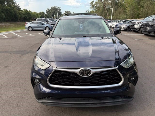 Used 2021 Toyota Highlander LE FWD image 2