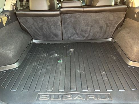 Used 2011 Subaru Outback 2.5i Limited image 11