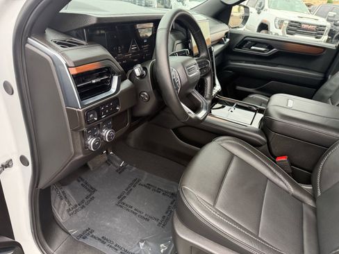 Used 2025 GMC Yukon Denali image 20