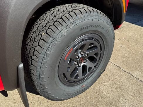 New 2025 Nissan Frontier PRO-4X w/ Pro Convenience Package image 3