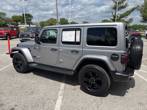 Used 2020 Jeep Wrangler Unlimited Sahara AWD/4WD image 19