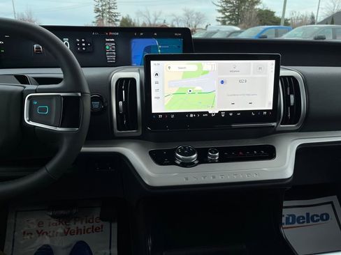 New 2026 Ford Expedition Active AWD/4WD image 17