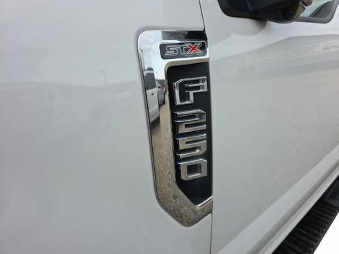 Used 2019 Ford F250 XL w/ STX Appearance Package image 9