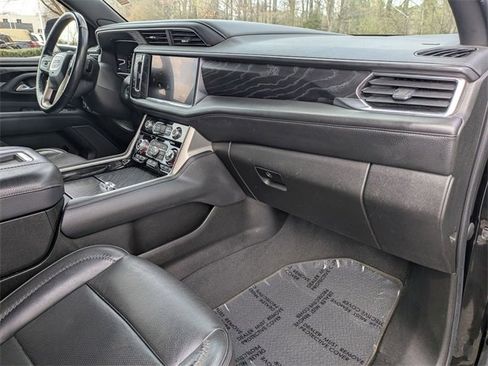 Used 2022 GMC Yukon XL Denali image 28