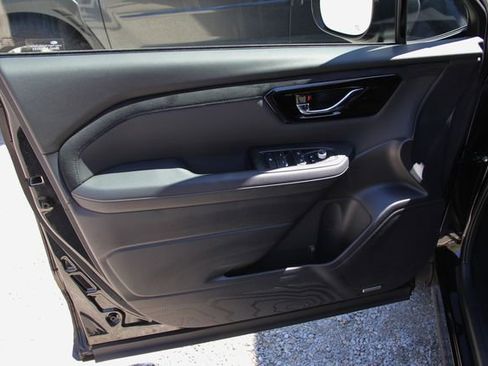 Used 2025 Subaru Forester Limited AWD/4WD image 16