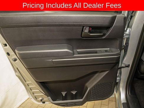 Certified 2025 Toyota Tacoma SR5 AWD/4WD image 8