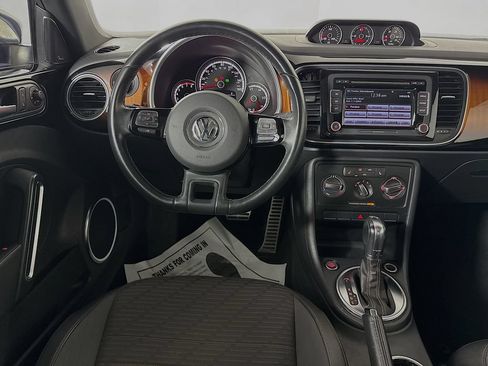 Used 2013 Volkswagen Beetle Turbo FWD image 27