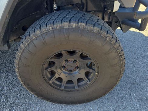 Used 2018 Jeep Wrangler Unlimited Rubicon AWD/4WD image 9