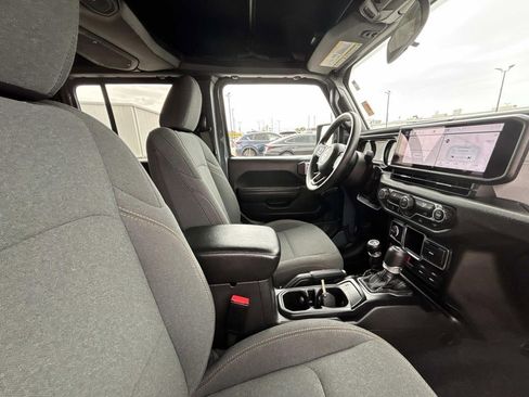 Used 2024 Jeep Wrangler Unlimited Sport AWD/4WD image 17