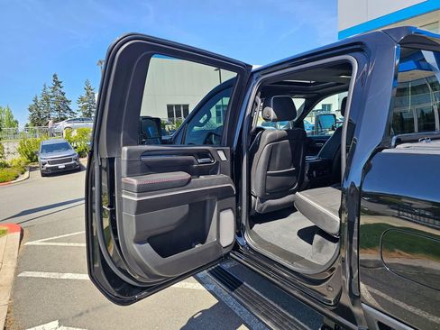 Used 2025 GMC Sierra 2500 AT4X AWD/4WD image 16
