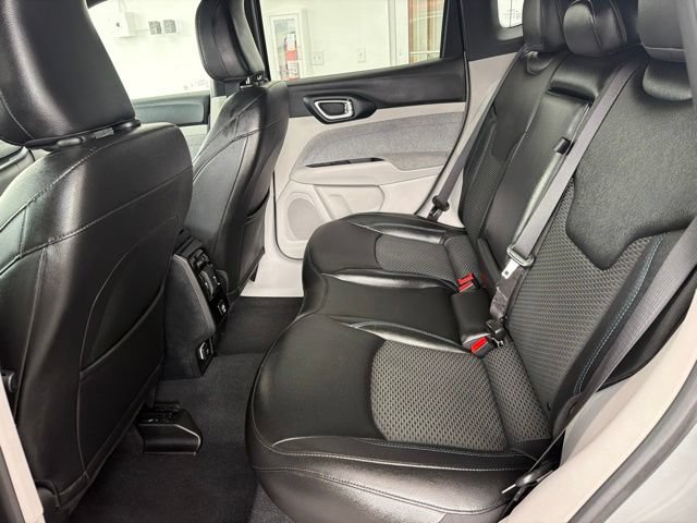 Used 2024 Jeep Compass Latitude AWD/4WD image 12