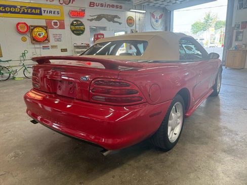 Used 1994 Ford Mustang GT RWD image 17