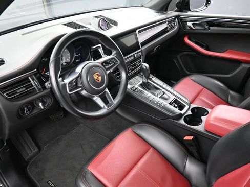 Certified 2021 Porsche Macan S AWD/4WD image 4