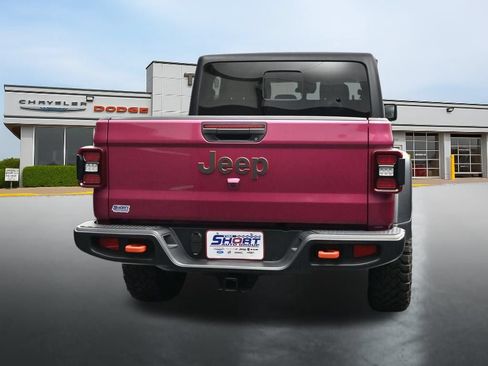 Used 2024 Jeep Gladiator Mojave w/ Convenience Group AWD/4WD image 4