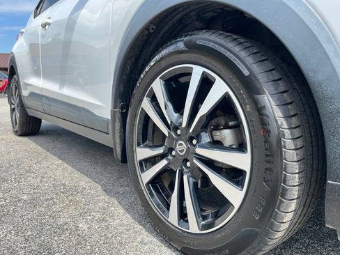 Used 2020 Nissan Kicks SV FWD image 13
